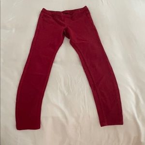 Hue red pants women.